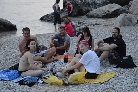 Ekipa na plaži ispod parka, 2016.