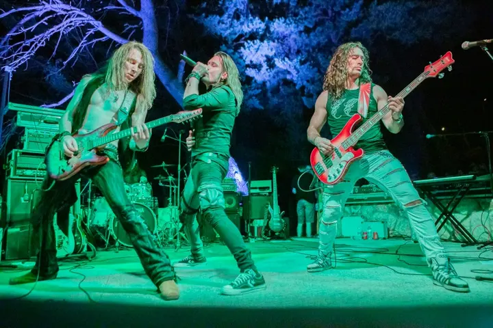 Gitaristi u zelenom svjetlu, 2023.